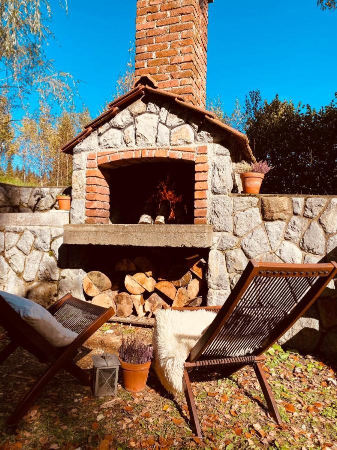 Pine Lodge Hlevci Buitenkant foto
